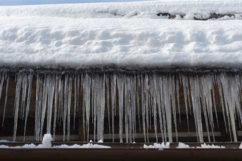 At what temperatures do ice dams form?