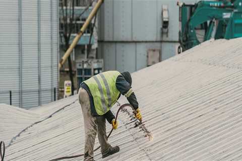 What To Expect During A Metal Roof Replacement in Knoxville, TN