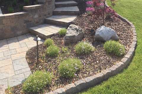Creating the Perfect Lawn Border for Your Landscape Design