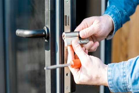 What Type of Training Do Commercial Locksmiths Receive?