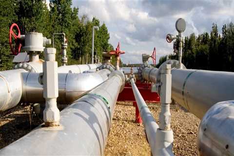 Does natural gas require pipelines?