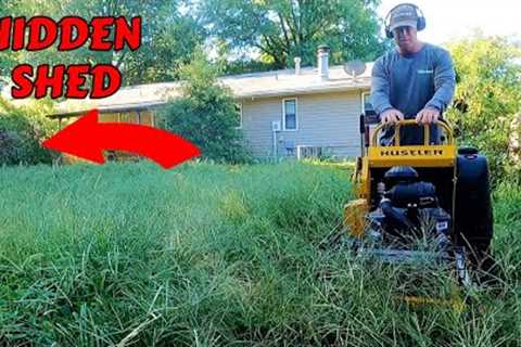 SHOCKED To Find HIDDEN Shed and Sidewalk In Homeowner''s OVERGROWN Yard