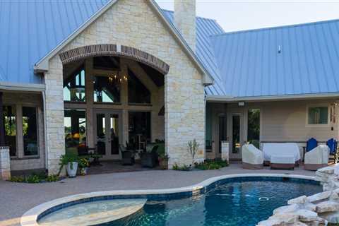 Expert Tips for Choosing the Best Pool Services in McGregor, TX