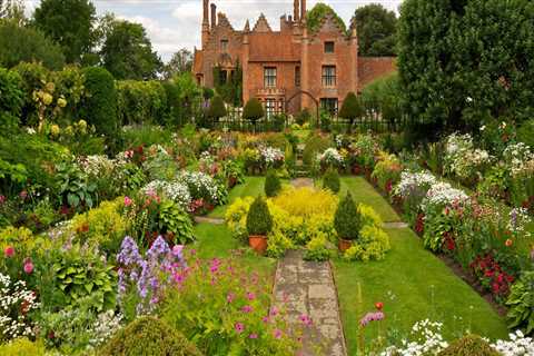 Defining Features of English Garden Style