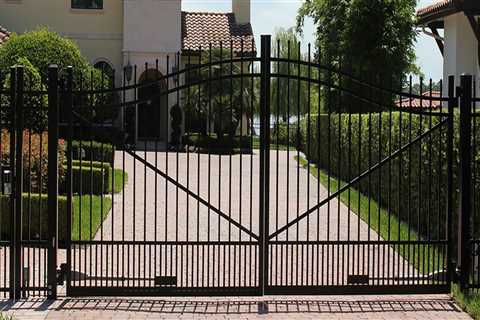 Fences and Gates: Enhance Your Home's Outdoor Living Space