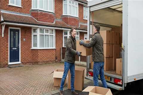 How Local Moving Companies Simplify Downsizing with a Self Storage Facility
